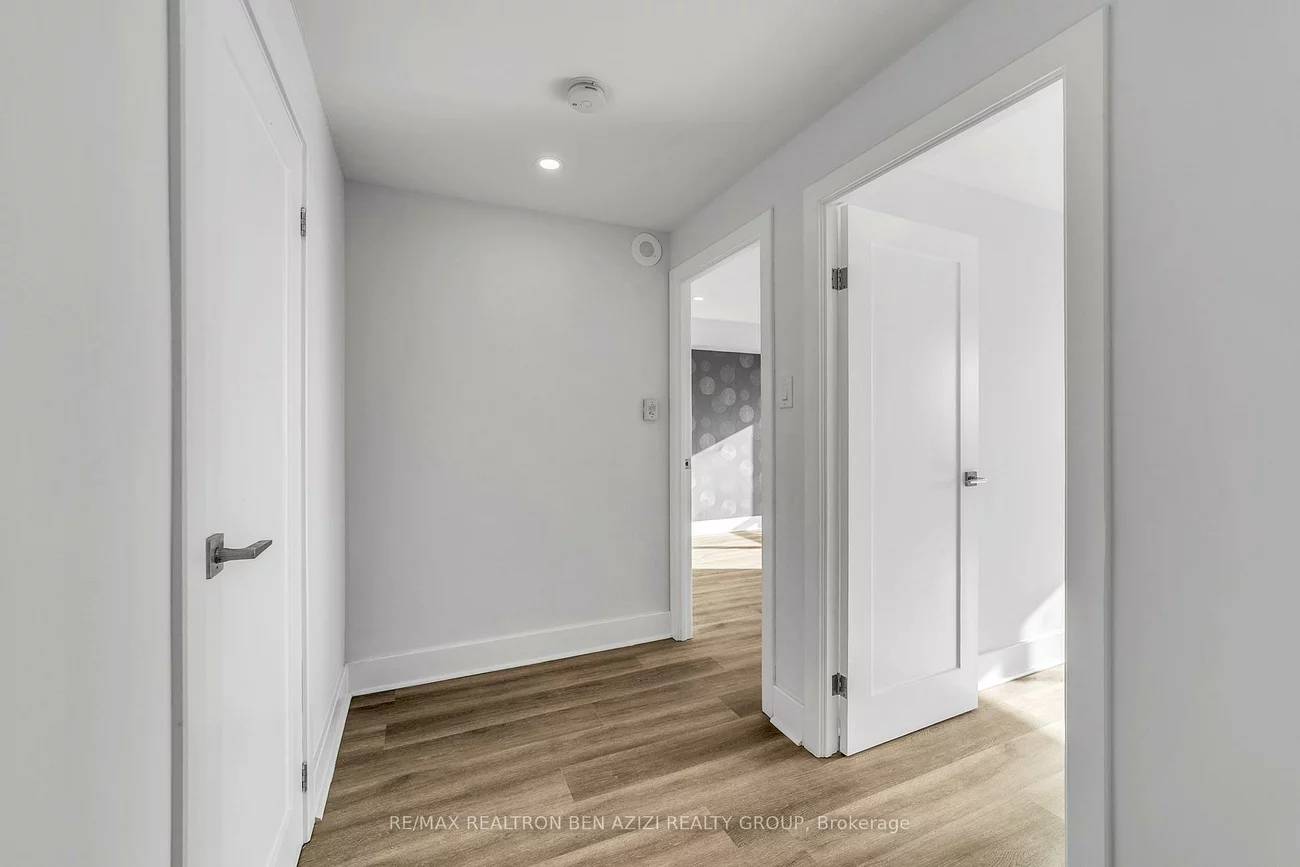 33, Elmhurst, Lansing-Westgate, Toronto