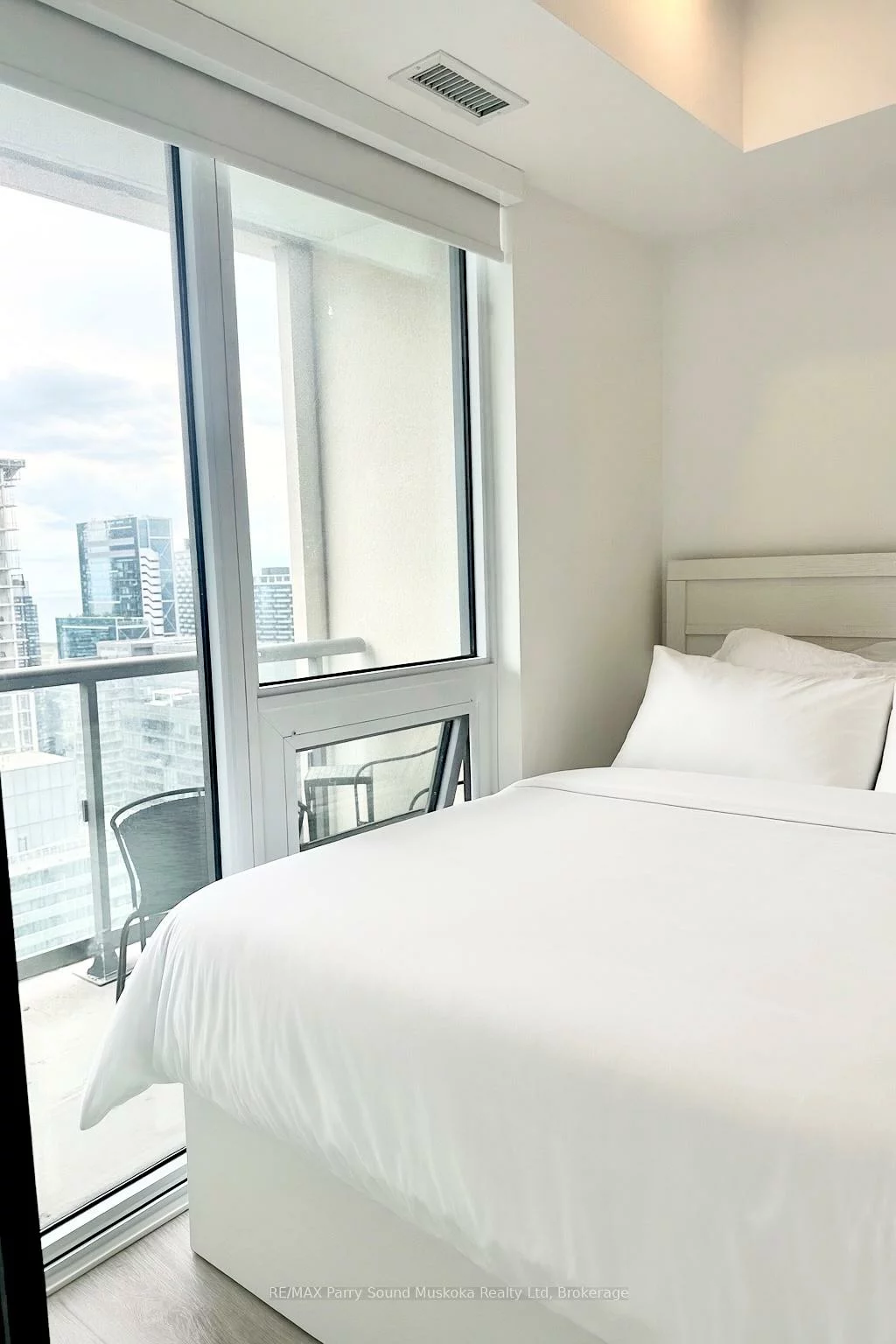 108, Peter, Waterfront Communities C1, Toronto