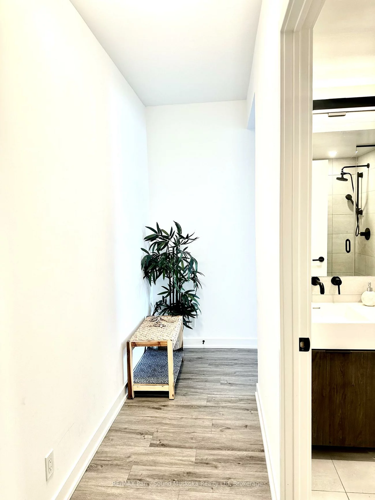 108, Peter, Waterfront Communities C1, Toronto