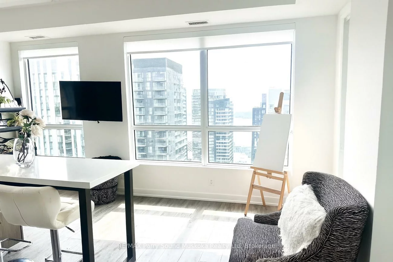 108, Peter, Waterfront Communities C1, Toronto