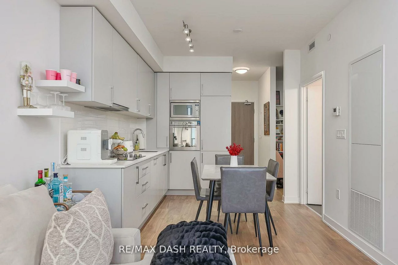 576, Front, Waterfront Communities C1, Toronto