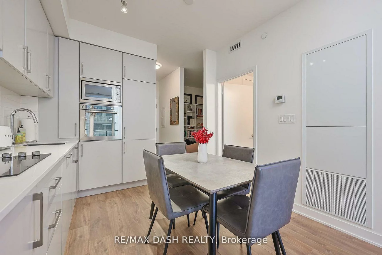 576, Front, Waterfront Communities C1, Toronto