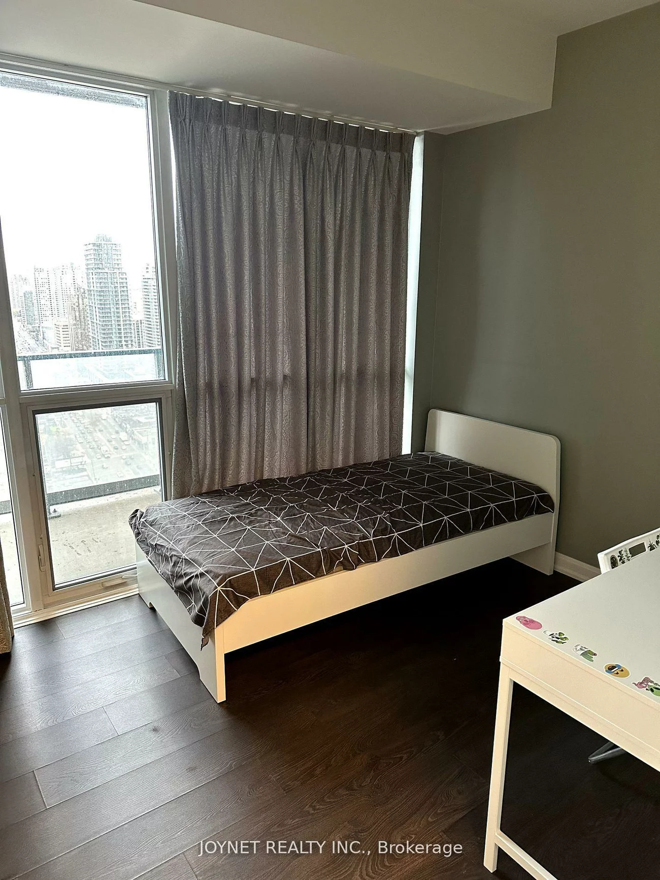 9, Bogert, Lansing-Westgate, Toronto