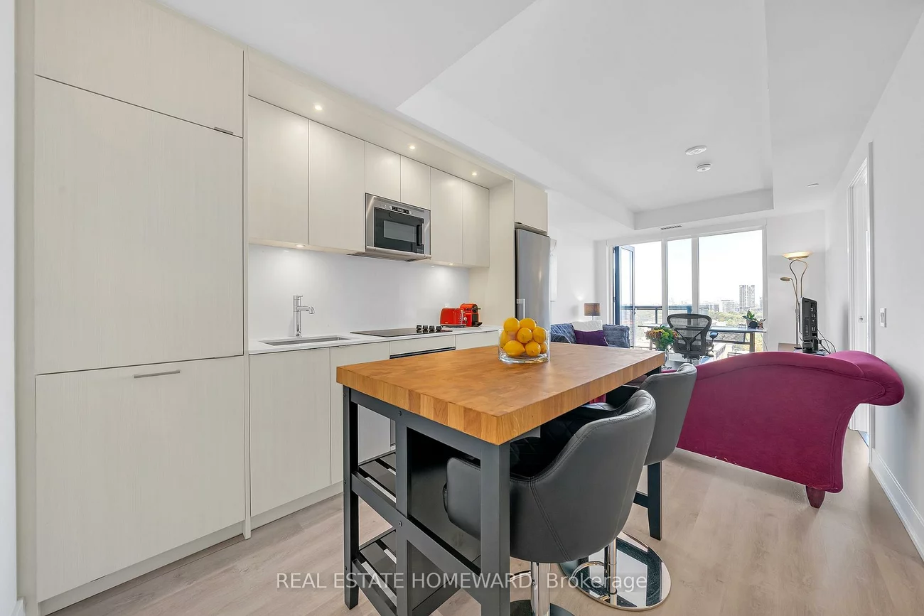 20, Inn On The Park, Banbury-Don Mills, Toronto