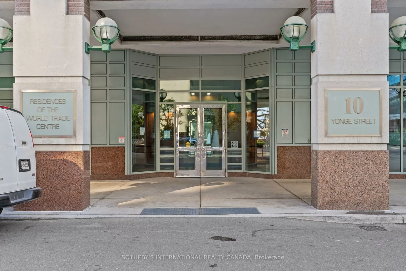 10, Yonge, Waterfront Communities C1, Toronto