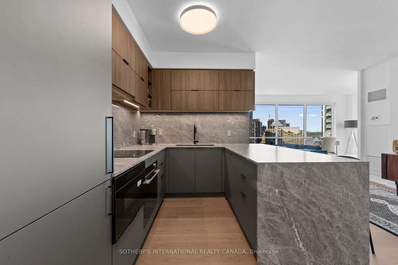10, Yonge, Waterfront Communities C1, Toronto