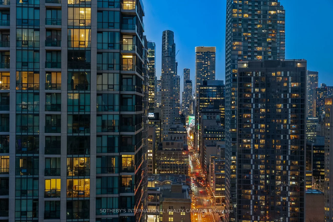 10, Yonge, Waterfront Communities C1, Toronto