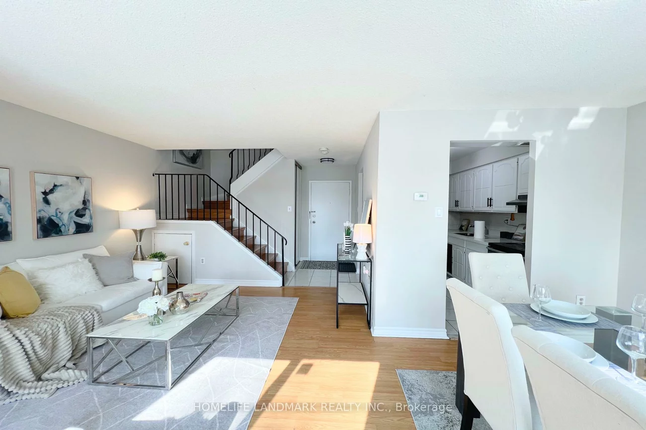 165, Cherokee, Pleasant View, Toronto