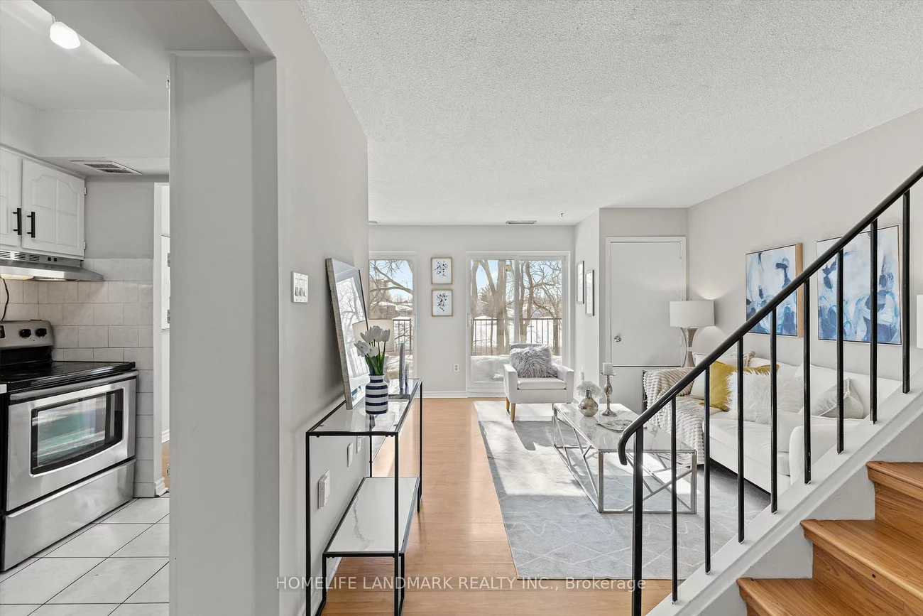 165, Cherokee, Pleasant View, Toronto