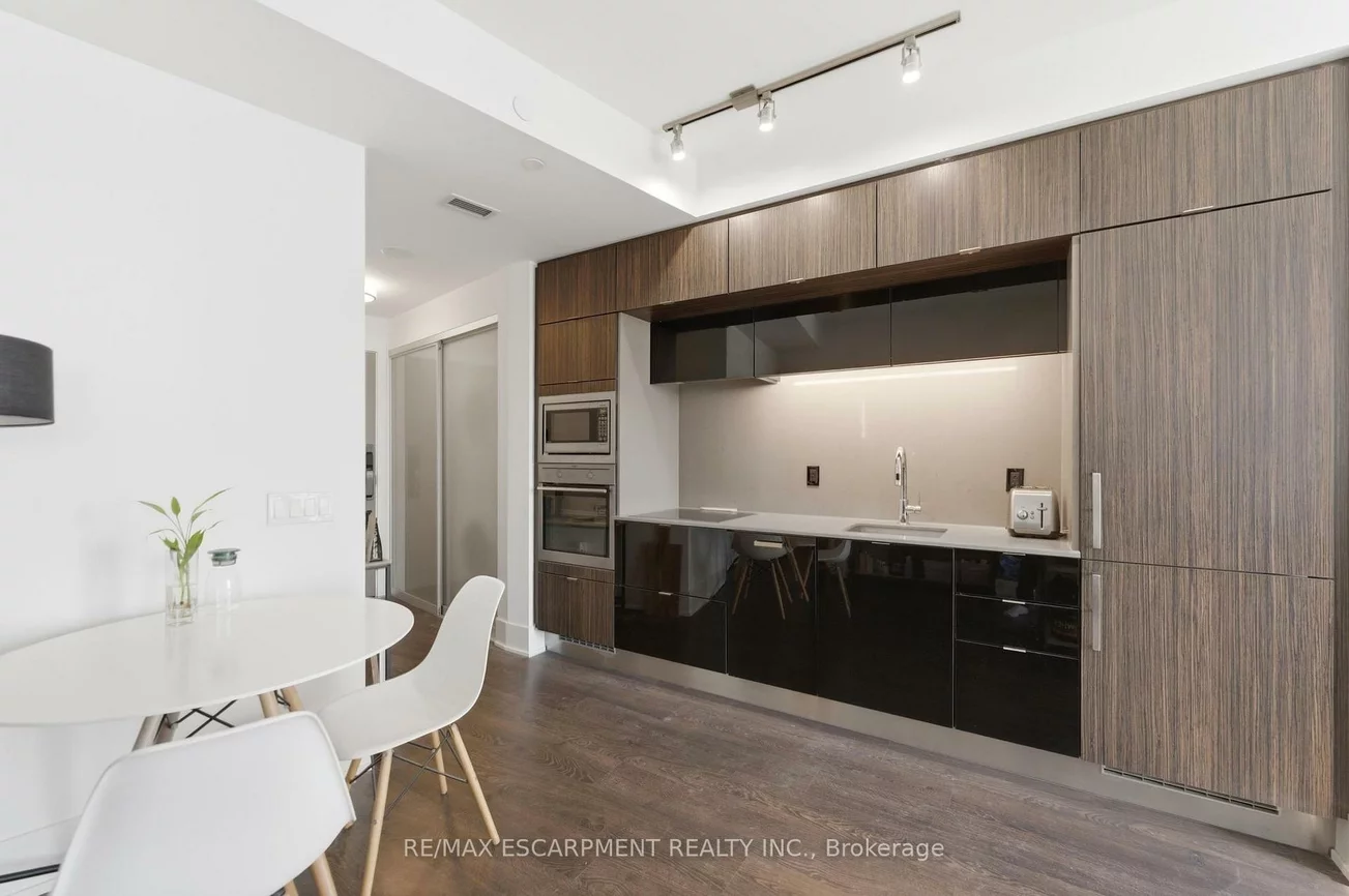 10, YORK, Waterfront Communities C1, Toronto