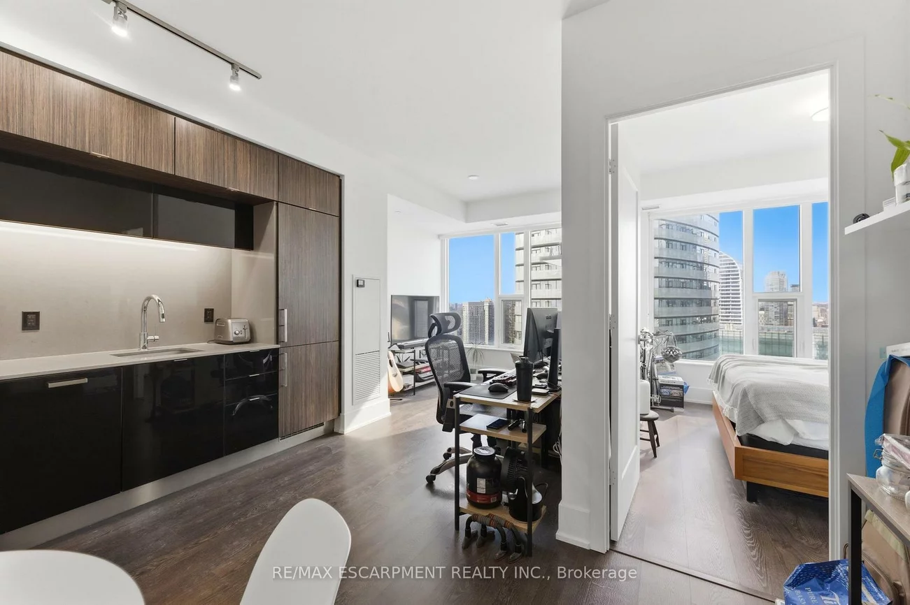 10, YORK, Waterfront Communities C1, Toronto