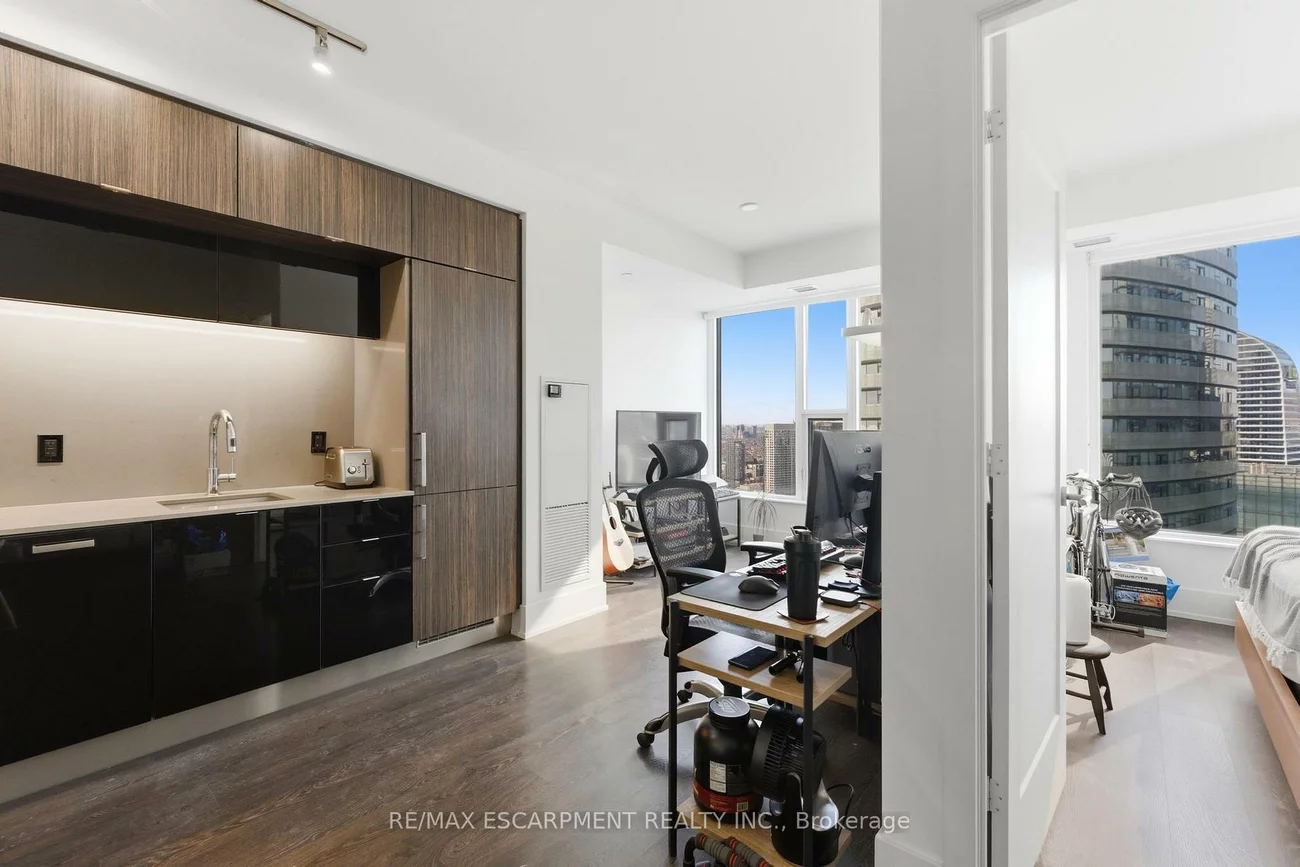 10, YORK, Waterfront Communities C1, Toronto