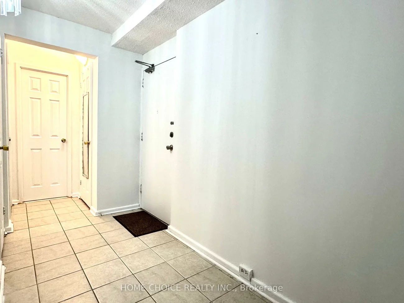 100, Leeward, Flemingdon Park, Toronto