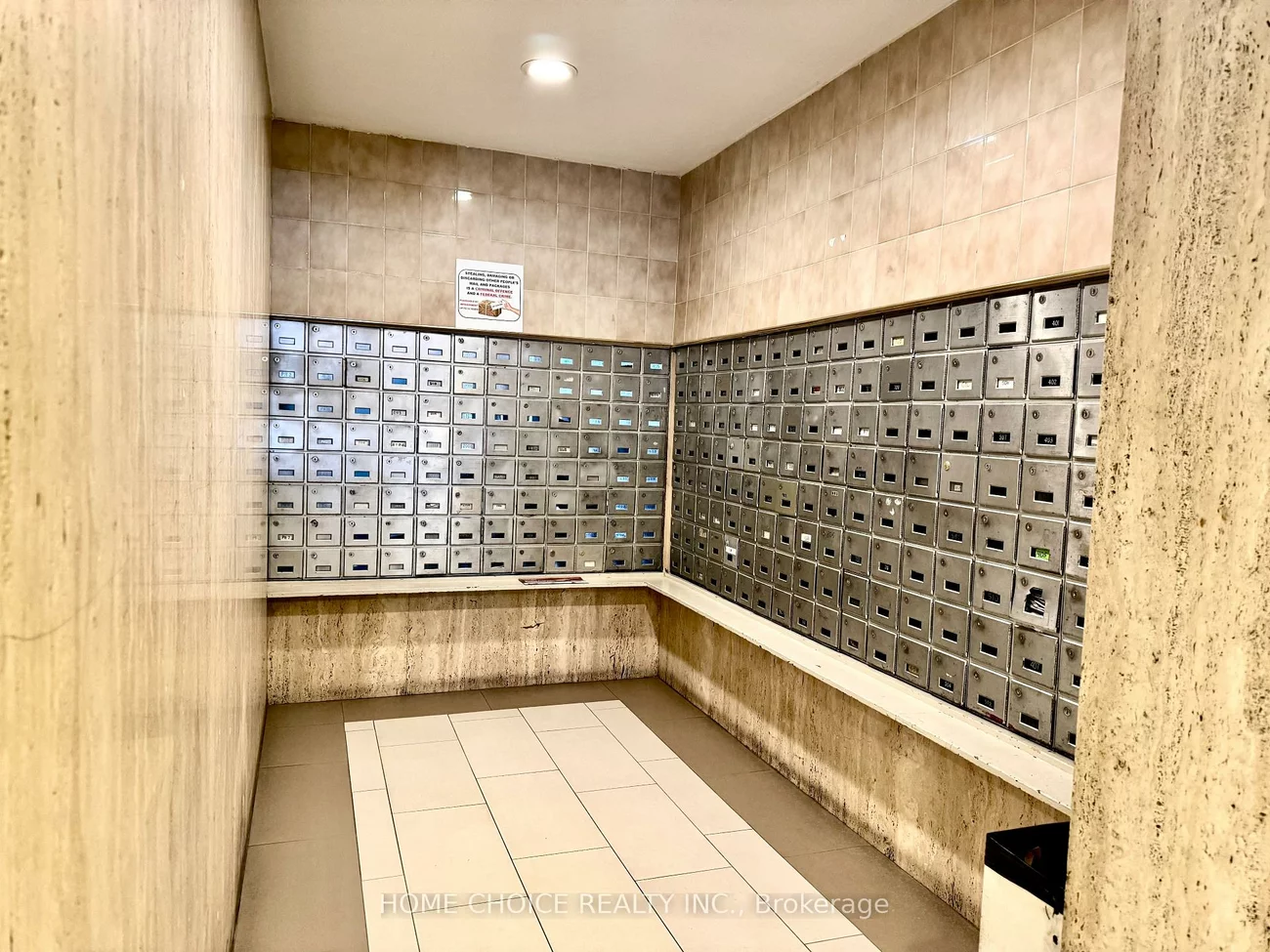 100, Leeward, Flemingdon Park, Toronto