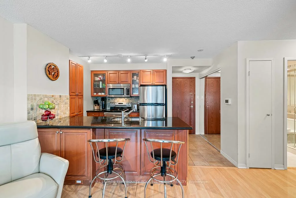 10, Yonge, Waterfront Communities C1, Toronto