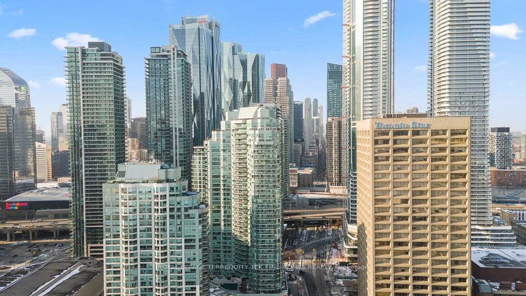 10, Yonge, Waterfront Communities C1, Toronto