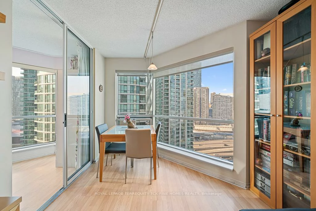 10, Yonge, Waterfront Communities C1, Toronto