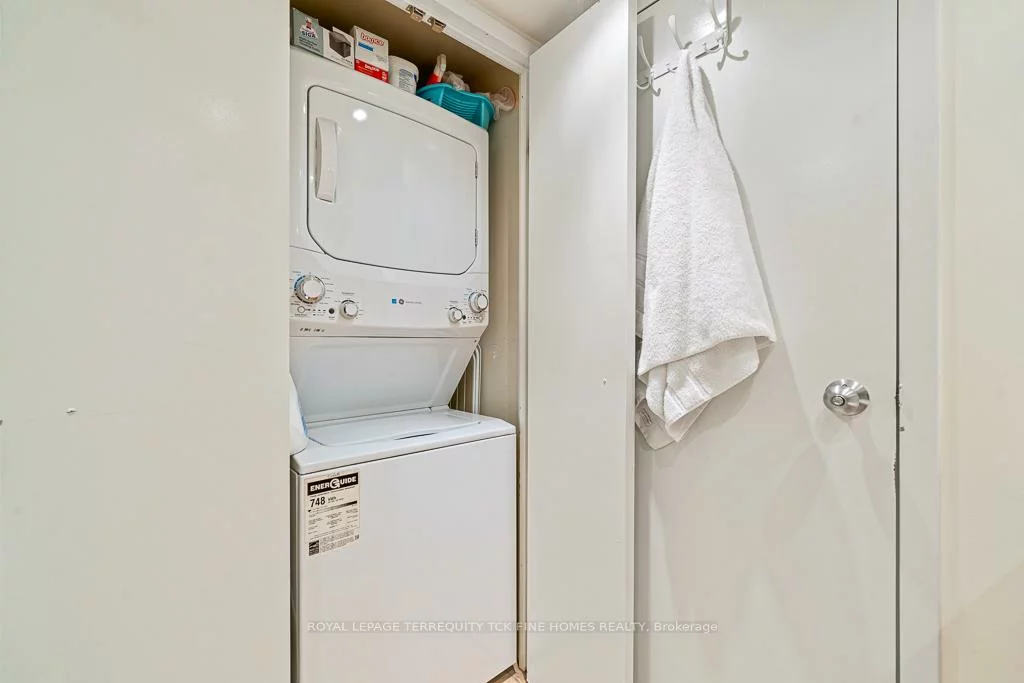 10, Yonge, Waterfront Communities C1, Toronto