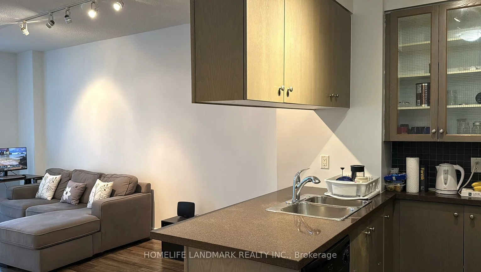 70, Alexander, Church-Yonge Corridor, Toronto