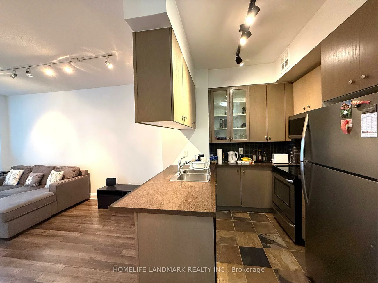 70, Alexander, Church-Yonge Corridor, Toronto