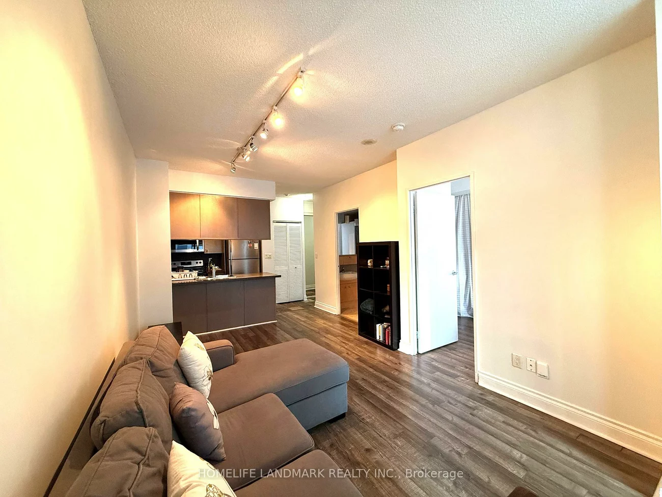 70, Alexander, Church-Yonge Corridor, Toronto