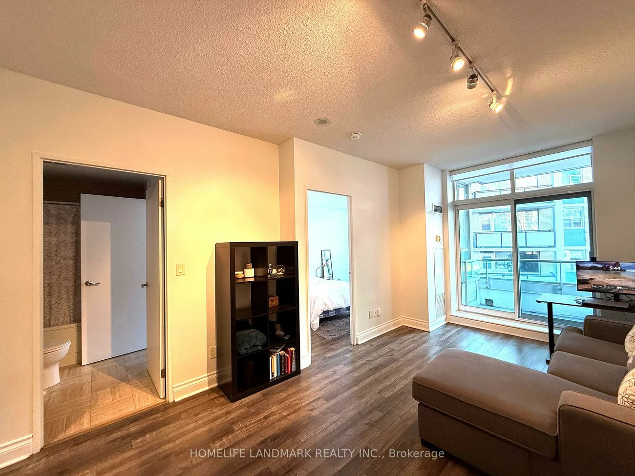 70, Alexander, Church-Yonge Corridor, Toronto