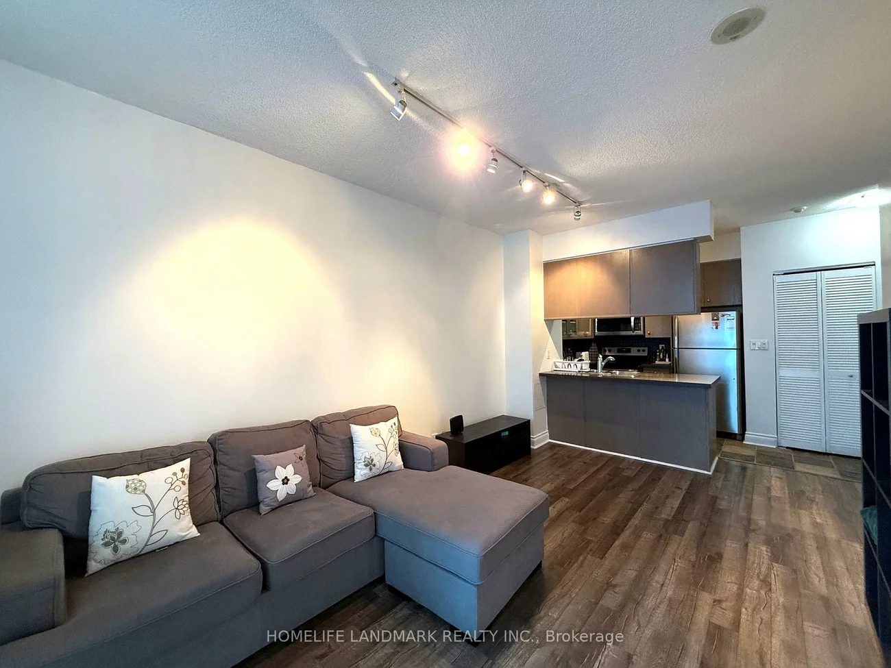 70, Alexander, Church-Yonge Corridor, Toronto