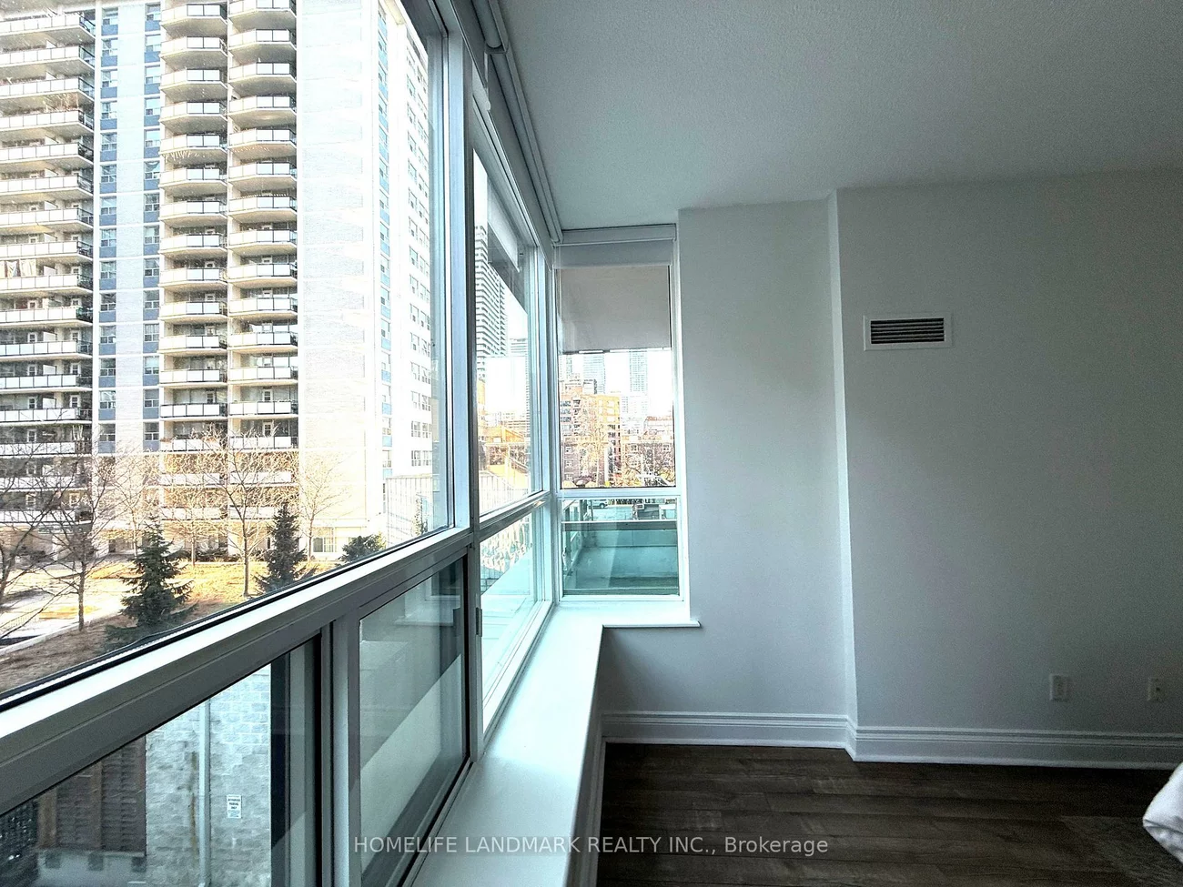 70, Alexander, Church-Yonge Corridor, Toronto