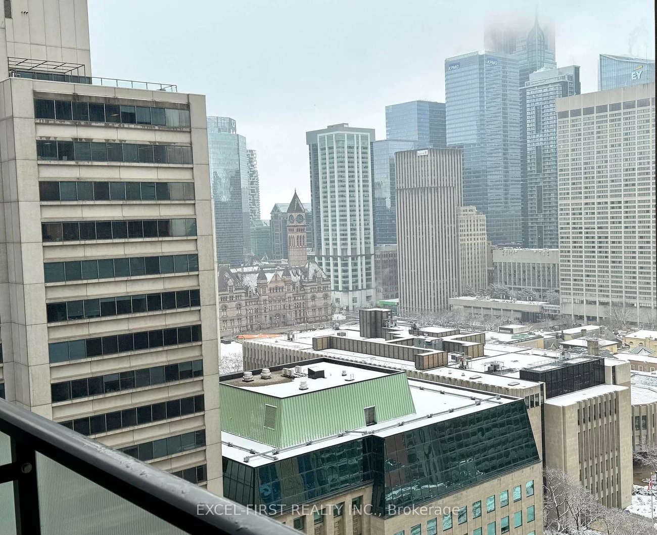 426, University, Kensington-Chinatown, Toronto