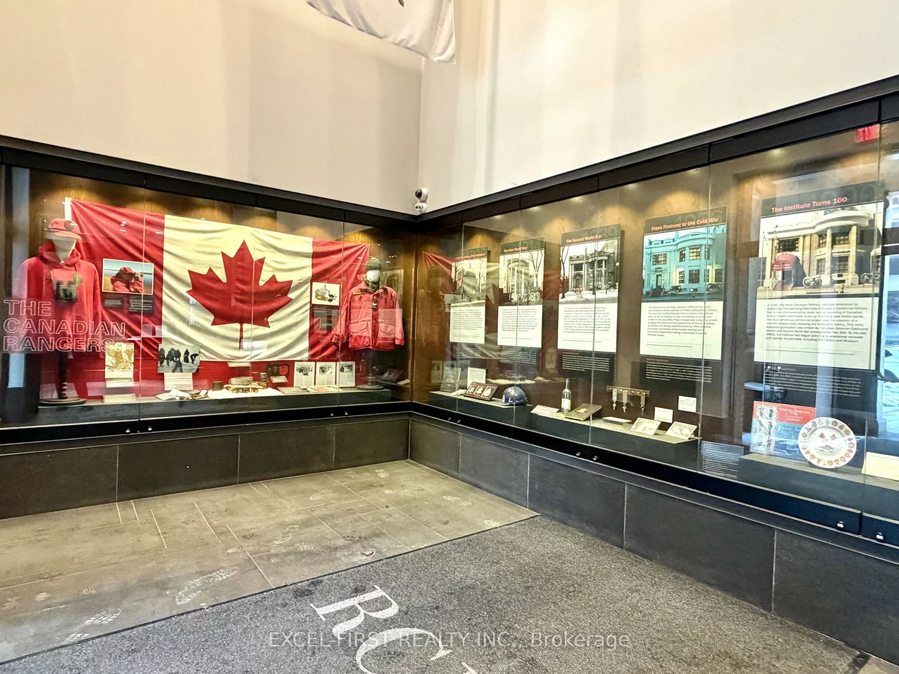 426, University, Kensington-Chinatown, Toronto