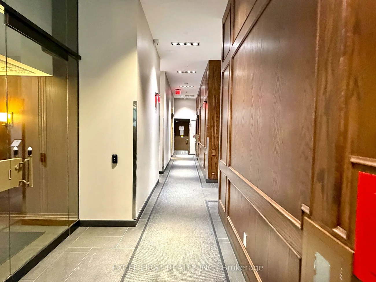 426, University, Kensington-Chinatown, Toronto