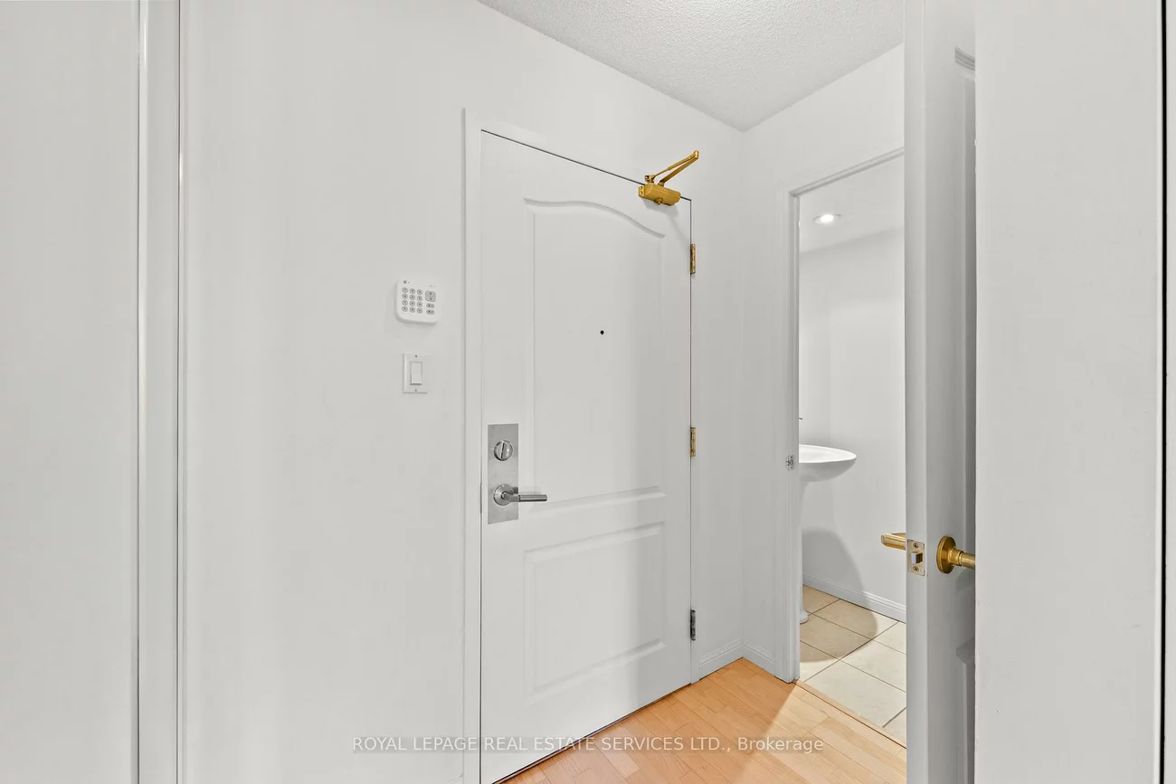 18, Wanless, Lawrence Park North, Toronto