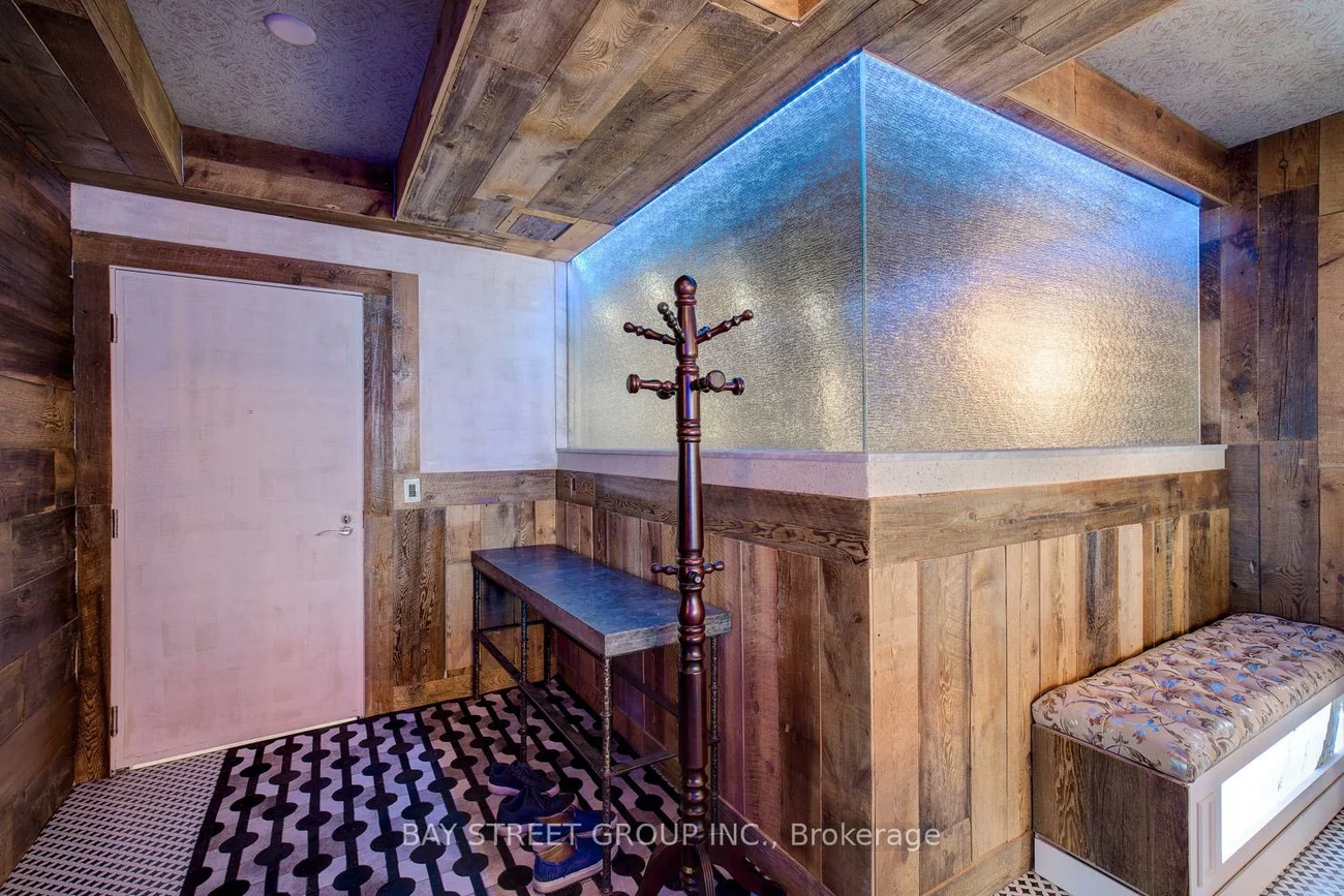 68, Yorkville, Annex, Toronto