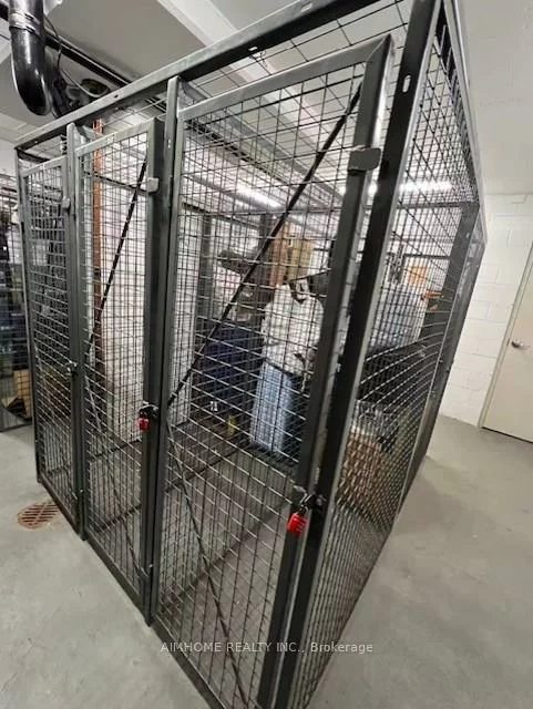 37, Grosvenor, Bay Street Corridor, Toronto