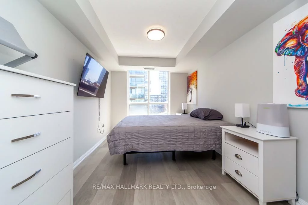 330, Adelaide, Moss Park, Toronto