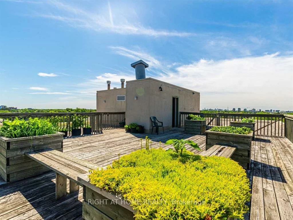 555, Wilson Hts, Clanton Park, Toronto