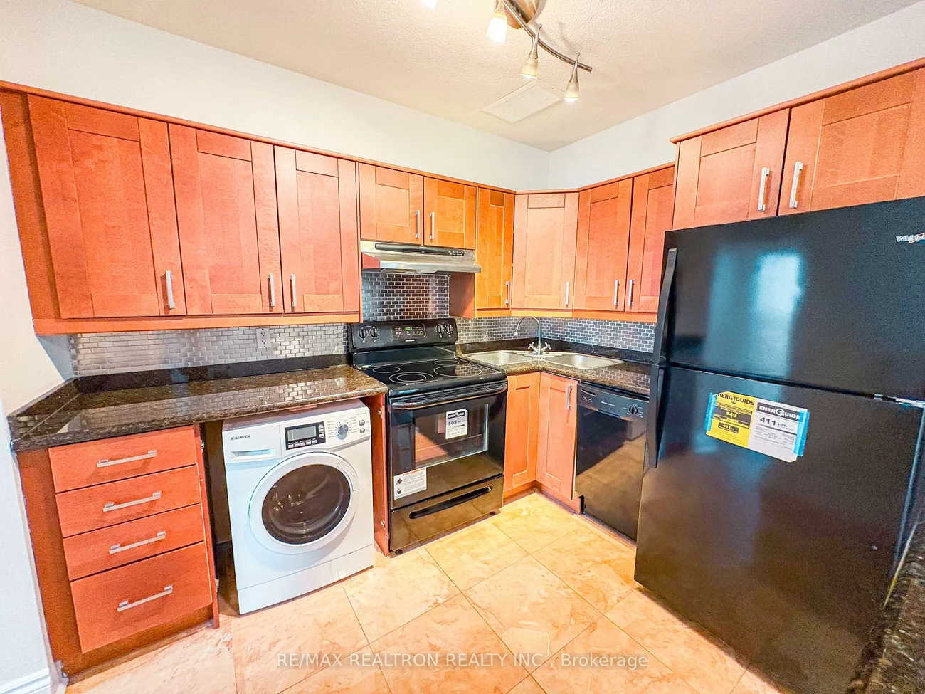 5949, Yonge, Newtonbrook East, Toronto