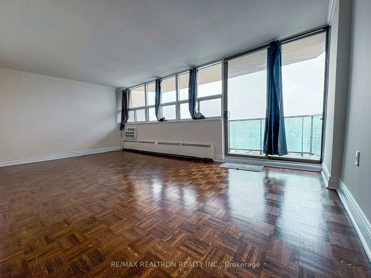 5949, Yonge, Newtonbrook East, Toronto