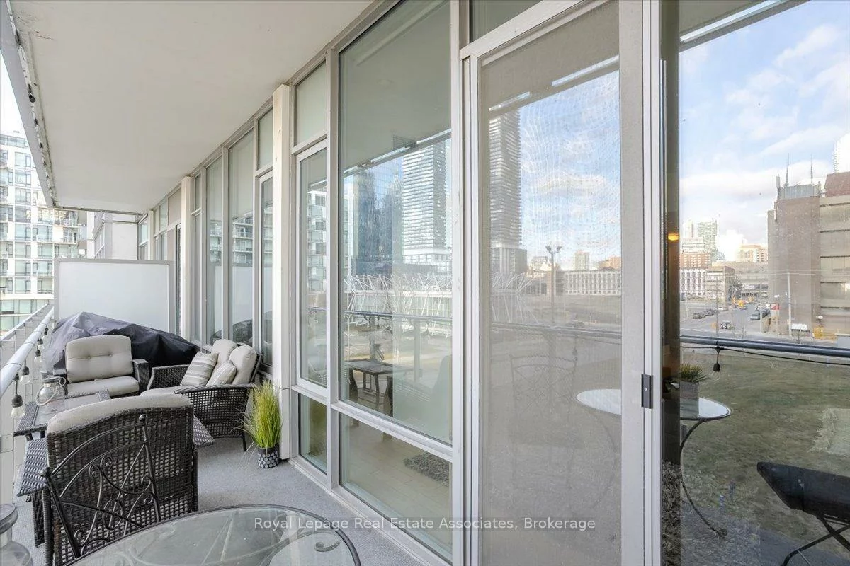 29, Queens, Waterfront Communities C8, Toronto