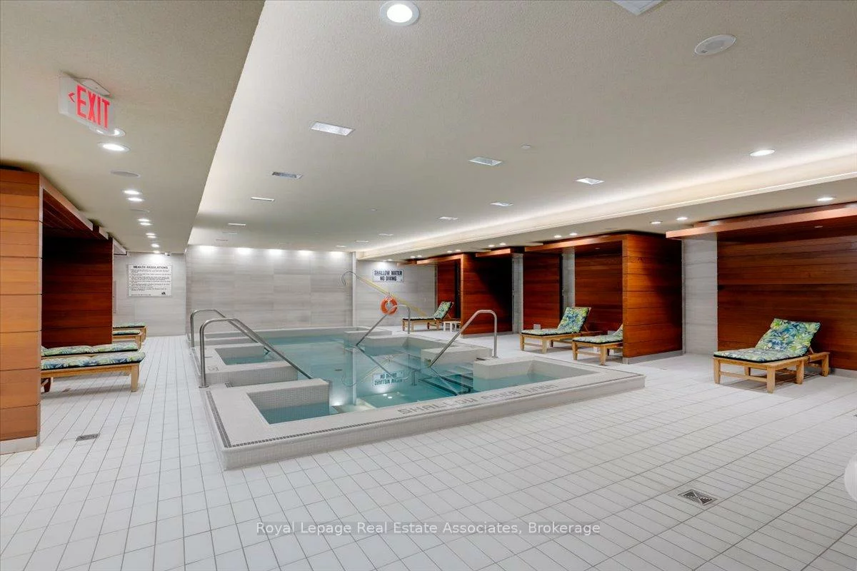 29, Queens, Waterfront Communities C8, Toronto