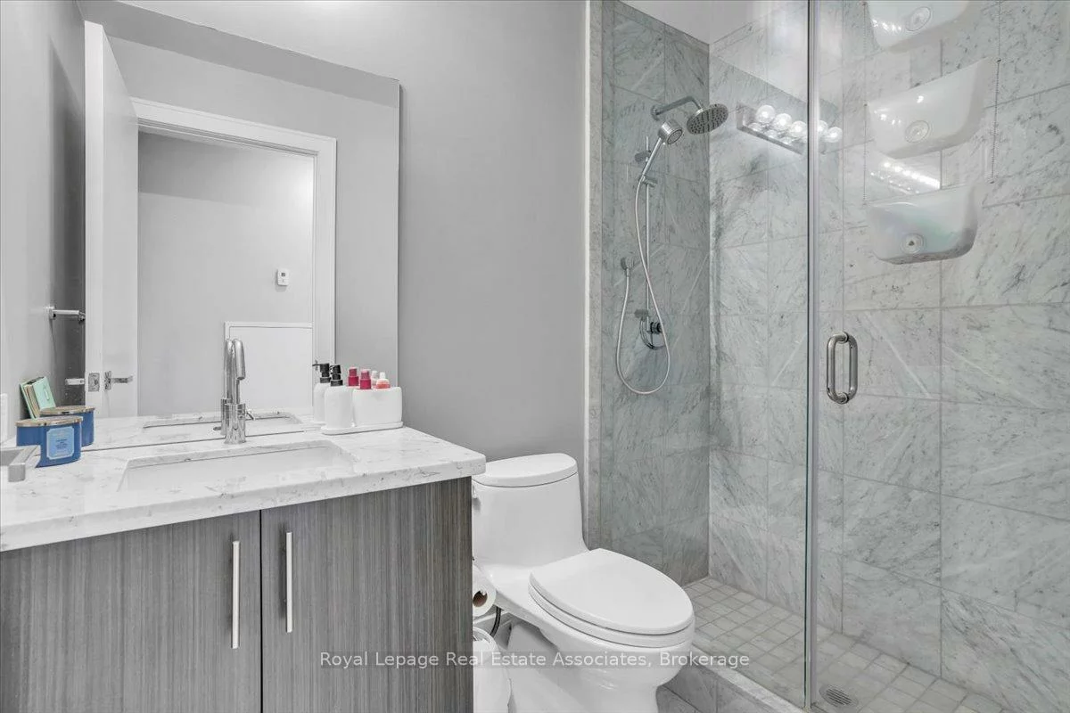 29, Queens, Waterfront Communities C8, Toronto