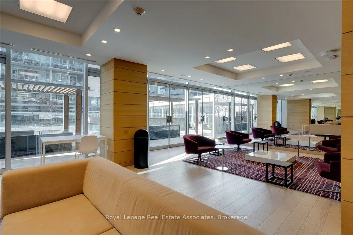 29, Queens, Waterfront Communities C8, Toronto