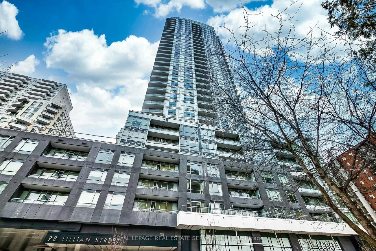 98, Lillian, Mount Pleasant West, Toronto