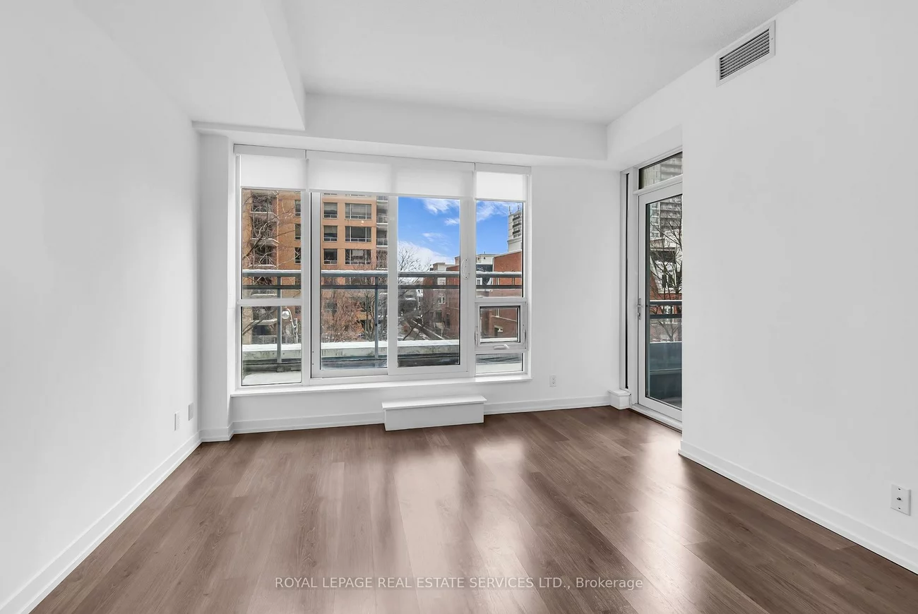 98, Lillian, Mount Pleasant West, Toronto