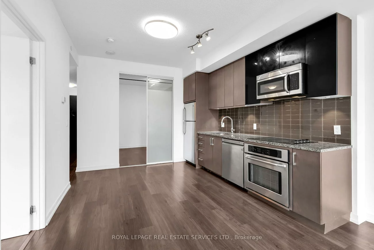 98, Lillian, Mount Pleasant West, Toronto