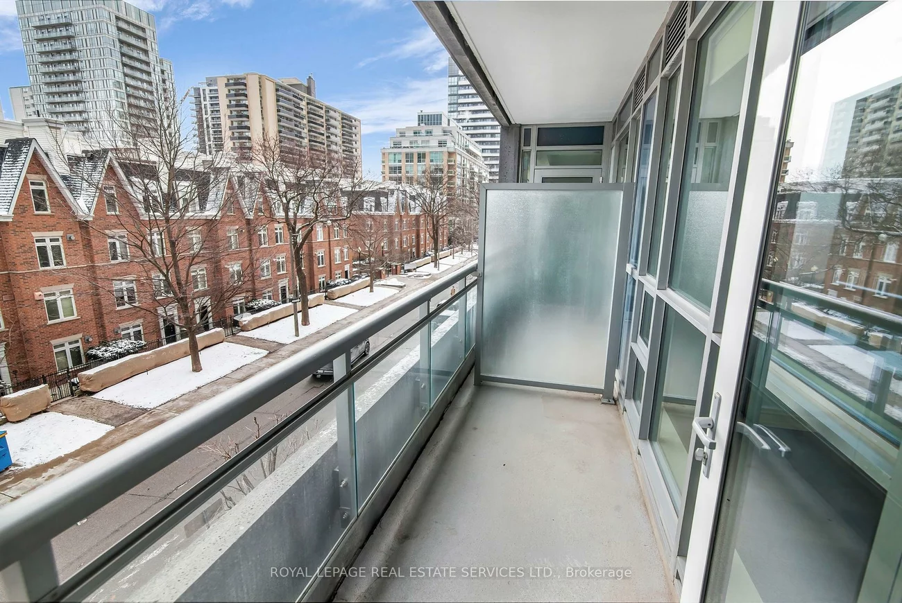 98, Lillian, Mount Pleasant West, Toronto