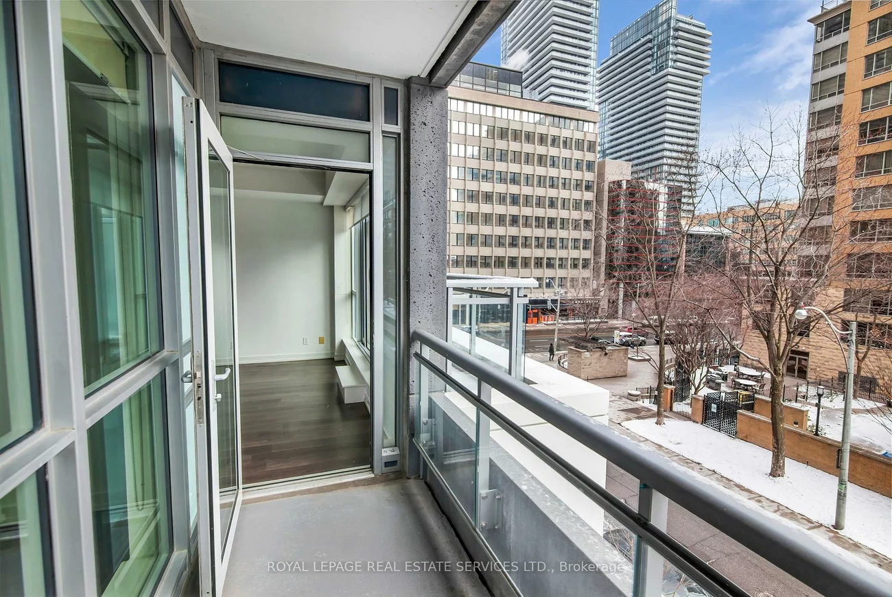98, Lillian, Mount Pleasant West, Toronto