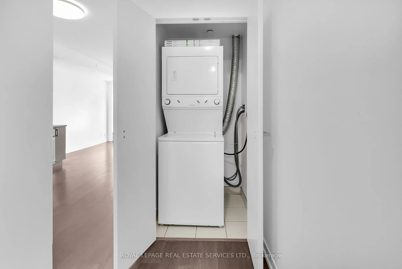 98, Lillian, Mount Pleasant West, Toronto
