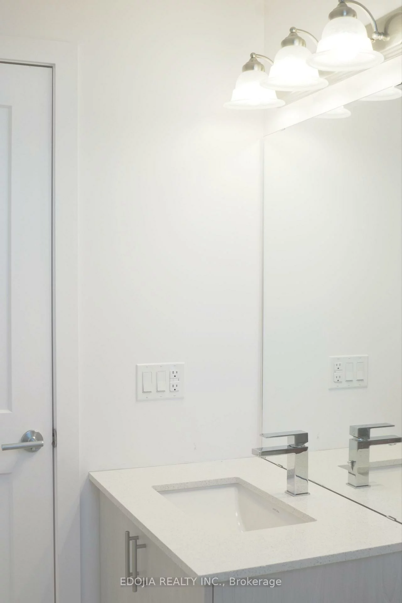 57, Finch, Willowdale West, Toronto