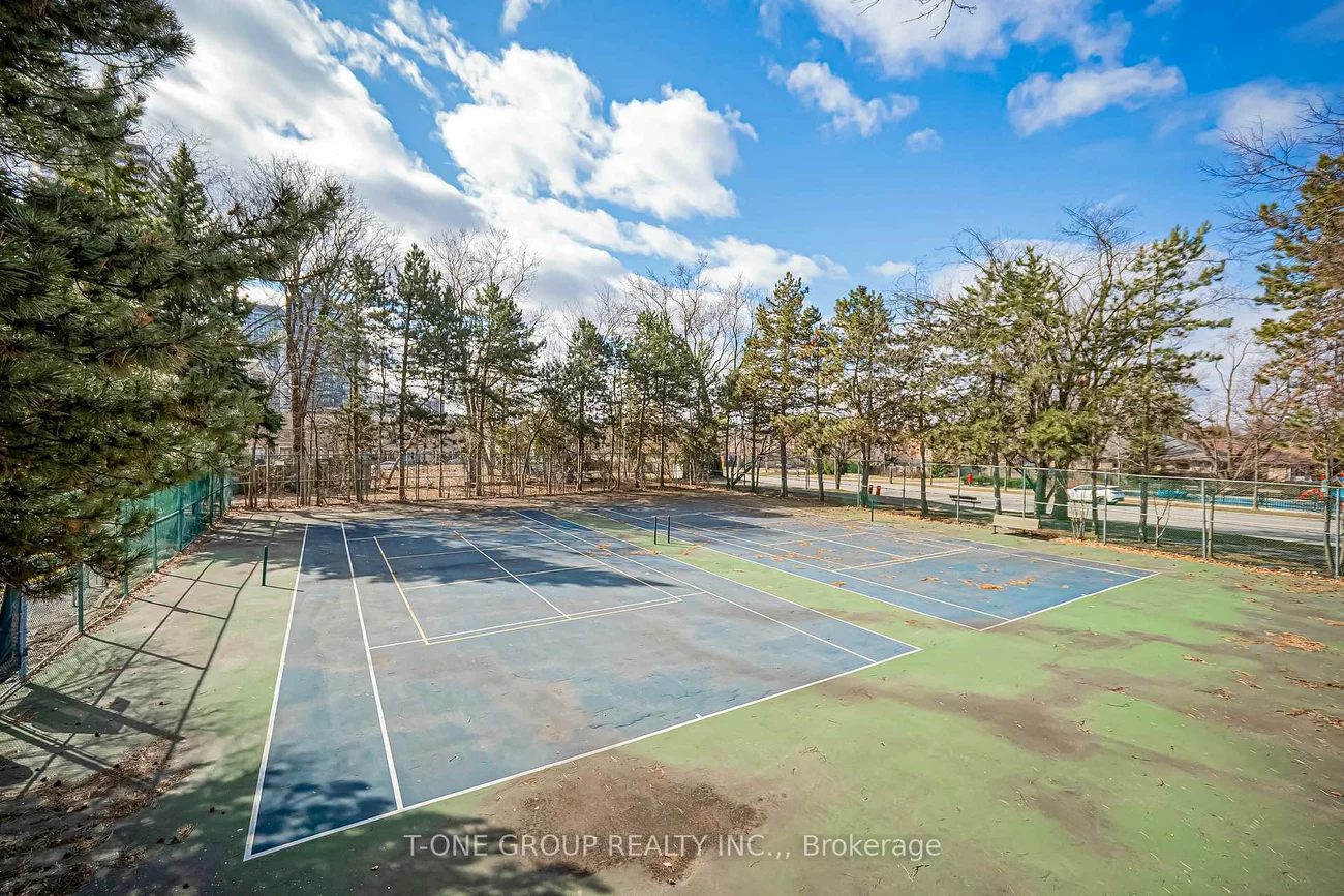 5444, Yonge, Willowdale West, Toronto